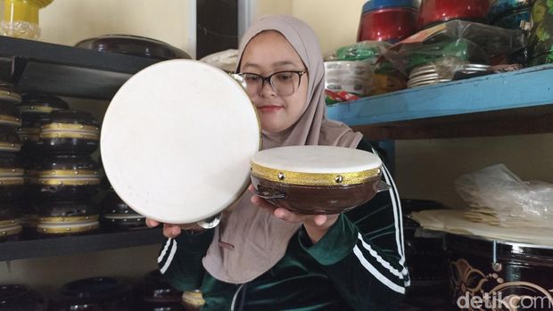 Produksi rebana di Kota Blitar