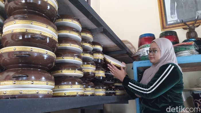 Produksi rebana di Kota Blitar