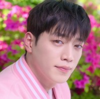 Boyfriend on Demand menandai comeback-nya setelah tampil jadi polisi yang menyamar sebagai anak SMA di Undercover High School pada awal 2025. Foto: dok. Netflix