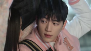 Potret Seo Kang Joon Jadi Pacar Jisoo BLACKPINK, Visualnya Viral Bak AI