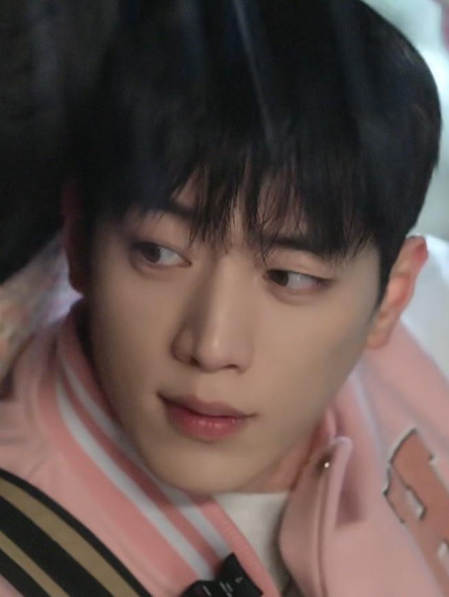 Potret Seo Kang Joon Jadi Pacar Jisoo BLACKPINK, Visualnya Viral Bak AI