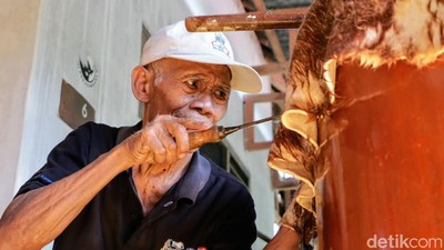 Cerita Mbah Pamujo Tukang Servis Bedug Ponorogo