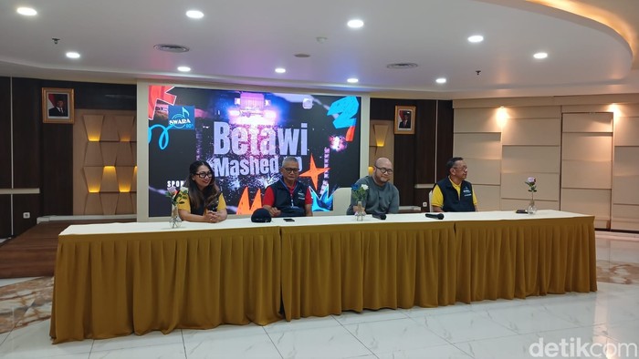 Konferensi pers peluncuran master song terbaru berjudul Betawi Mash Up oleh komunitas paduan suara Swara Jakarta ’80s (SJ’80s), di Gedung BPH Migas, Mampang Tendean, Jakarta Selatan, Minggu (8/3/2026).