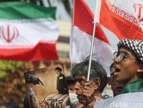 Aksi Dukung Iran di Depan Kedubes AS Jakarta