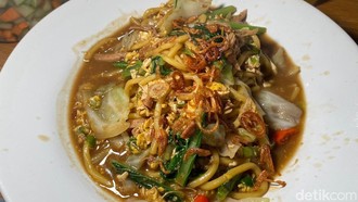 Nyobain Bakmi Godog Brisket dan Bakmi Nyemek Bebek yang Hits di Cipete