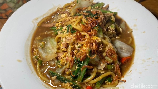 Nyobain Bakmi Godog Brisket dan Bakmi Nyemek Bebek yang Hits di Cipete