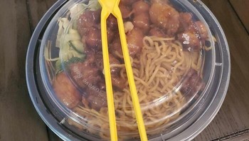 Kombinasi sumpit dan garpu. Foto: Boredpanda