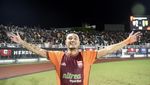 Momen Tiup Lilin HUT Borneo FC di Stadion Segiri
