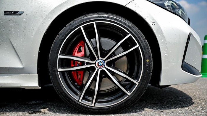 Bridgestone Potenza Adrenalin RE005