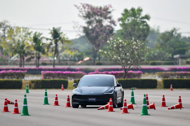 Bridgestone Potenza Adrenalin RE005 Bridgestone Potenza Adrenalin RE005