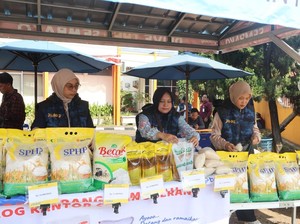BULOG Pastikan Stok Beras dan Minyak Goreng Aman Sampai Akhir Tahun
