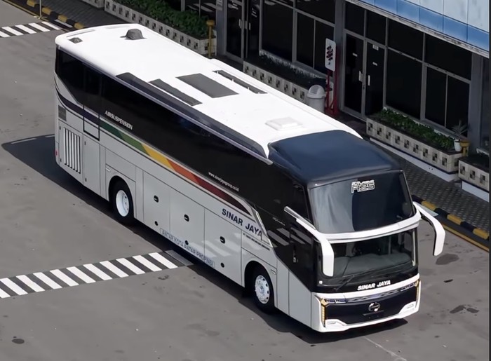 Bus Sinar Jaya Paling Kalcer: Perkenalan Revolusi Transportasi dari Garasi New Armada