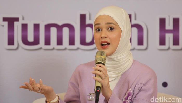 Cut Meyriska di event Sarihusada