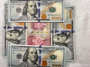 Wanti-wanti buat Kelas Menengah Saat Dolar AS Tekuk Rupiah