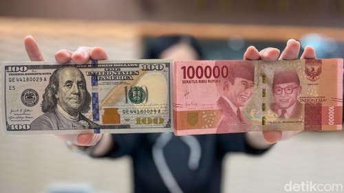 Nilai tukar rupiah terhadap dolar Amerika Serikat (AS) menembus level psikologis Rp 17.000 pada perdagangan awal pekan. Pelemahan ini terjadi seiring meningkatnya tekanan dari berbagai sentimen global yang mempengaruhi pergerakan mata uang negara berkembang.