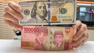 Rupiah Babak Belur, Bank Jual Dolar AS sampai Rp 17.400