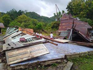 Diterjang Angin, Gedung SD Raong di Manggarai Barat Ambruk
