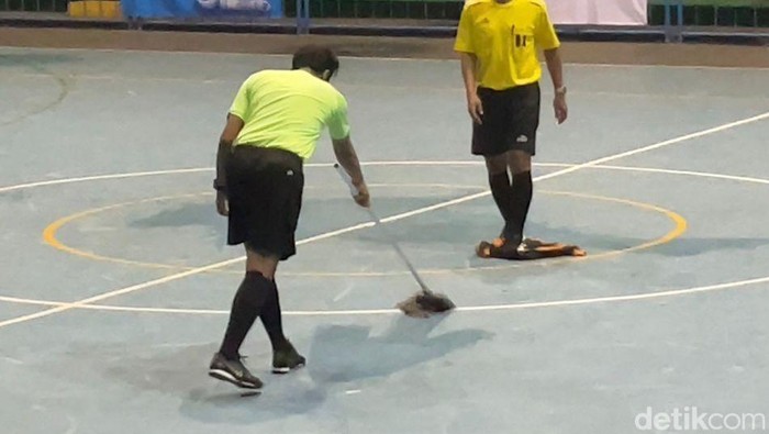 GOR Pati bocor saat hujan deras, Sabtu (7/3/2026).