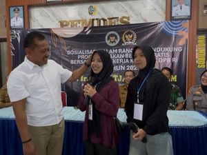 Momen Haru Heru Tjahjono Bertemu Kembar Siam yang Dibantu 21 Tahun Lalu