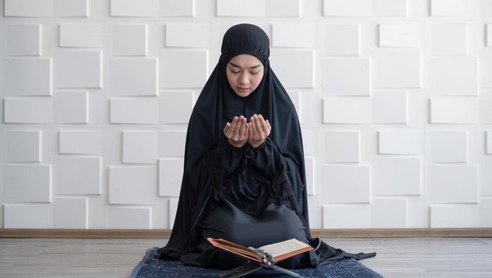 Sholat Istikharah: Tata Cara, Niat, dan Doa Lengkap