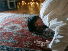 Bacaan Doa Sujud Tilawah Lengkap Hukum, Syarat, dan Keutamaannya