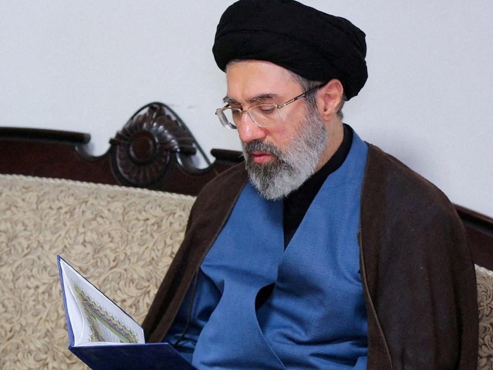 FILE PHOTO: Mojtaba Khamenei, the second son of Irans Supreme Leader Ayatollah Ali Khamenei, visits Hezbollahs office in Tehran, Iran, October 1, 2024. Office of the Iranian Supreme Leader/WANA (West Asia News Agency)/Handout via REUTERS ATTENTION 