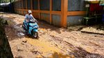 Jalan di Kawasan Setu Babakan Rusak, Warga Keluhkan Kondisinya