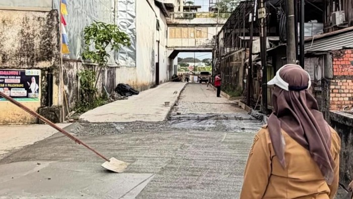 Jalan  menuju kawasan wisata religi Al-Quran Akbar  mulus usai diperbaiki Wali Kota Palembang