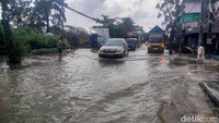 Warga berharap pemerintah daerah segera melakukan penanganan darurat, mengingat jalur tersebut kerap digunakan sebagai jalur yang menghubungkan wilayah Pantura Lamongan dengan Kota Lamongan.