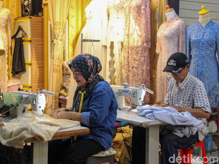 Jelang Lebaran, Penjahit Pasar Mayestik Masih Sepi Orderan
