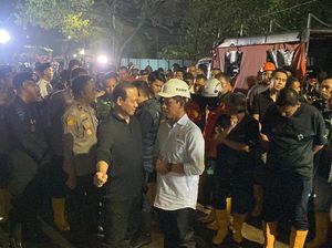 Kapolda Metro Turunkan K9 Bantu Cari Korban Longsor Sampah Bantargebang