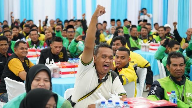 Kapolda Riau Irjen Pol Herry Heryawan buka bareng komunitas ojol dan mahasiswa, perkuat kamtibmas di bulan Ramadan, Senin (9/3/2026).