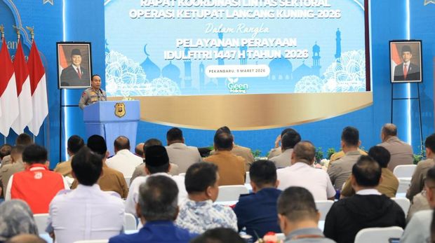 Kapolda Riau Irjen Pol Herry Heryawan memimpin rakor lintas sektoral menghadapi mudik Lebaran 2026, Senin (9/3/2026).