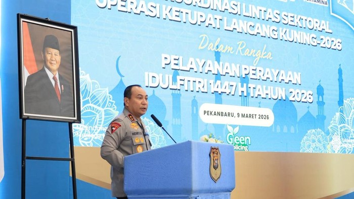 Kapolda Riau Irjen Pol Herry Heryawan memimpin rakor lintas sektoral menghadapi mudik Lebaran 2026, Senin (9/3/2026).