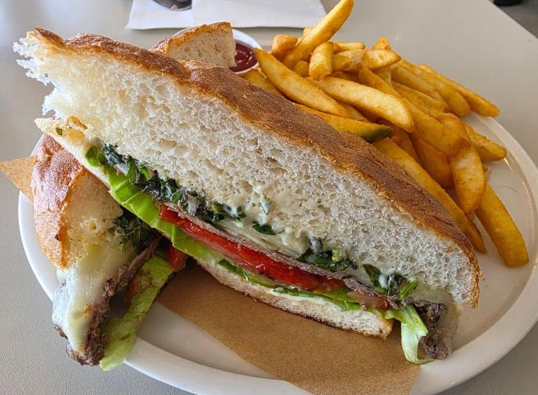 Kecewa Berat! Beli Sandwich Wagyu Hampir Rp 400 Ribu, Dagingnya Secuil