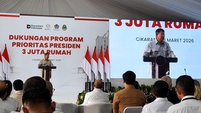 Ketua Satuan Tugas (Satgas) Perumahan Hashim Djojohadikusumo dalam acara Groundbreaking Rumah Susun Subsidi di Meikarta.