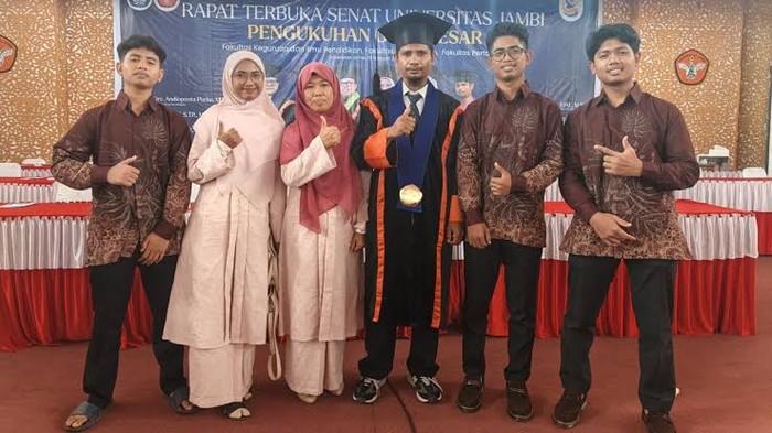 Kisah dosen di Universitas Jambi, Prof Dr Kuswanto, SPd, MSi, dari penyadap karet hingga menjadi guru besar