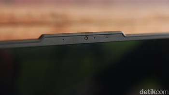 Webcam yang digunakan beresolusi 5 MP dengan kualitas gambar yang cukup baik untuk meeting atau streaming. Foto: Najmi Hudaa/detikFoto