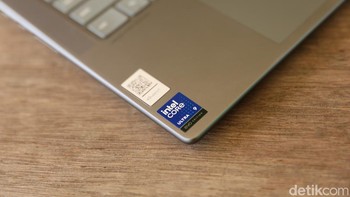 Di sektor performa, Yoga Pro 7i Aura Edition ditenagai prosesor Intel® Core™ Ultra 9 285H dengan konfigurasi 16 core dan kecepatan hingga 5,4 GHz, dipadukan dengan GPU Intel Arc 140T. Foto: Najmi Hudaa/detikFoto