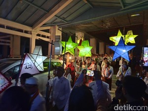 PB XIV Purbaya Pimpin Kirab Malam Selikuran ke Taman Sriwedari Solo