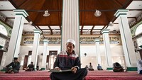 Karena nilai sejarahnya, Masjid Luar Batang ditetapkan sebagai bangunan cagar budaya oleh Pemerintah Provinsi DKI Jakarta. ANTARA FOTO/Fauzan