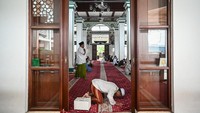 Selain sebagai tempat ibadah, kawasan ini juga dikenal sebagai destinasi wisata religi yang ramai dikunjungi warga. ANTARA FOTO/Fauzan