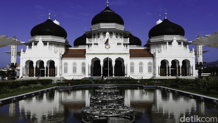 Masjid Raya Baiturrahman, Banda Aceh, Aceh, Senin (9/3/2026).