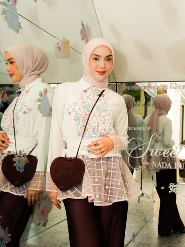 Brand Nada Puspita rilis koleksi lebaran 2026 di Jakarta & Bandung. Kamu bisa nikmati pengalaman brand experience, menu spesial, hingga showcase eksklusif di Hakuna Matata.