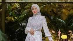 Indah Nada Puspita Rilis Sweet Eid Koleksi Baju Lebaran Nuansa Pastel
