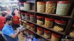 Berburu Kue Lebaran di Pasar Jatinegara