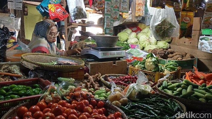 Pedagang di Pasar Singaparna, Kabupaten Tasikmalaya