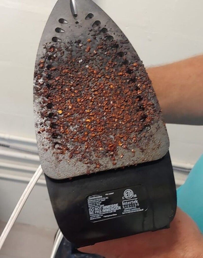 Hotel tempat untuk beristirahat, atau bahkan untuk liburan dari penatnya kehidupan. Tapi, kalau ketemu hotel yang kayak gini, auto kesel doang bawaannya.