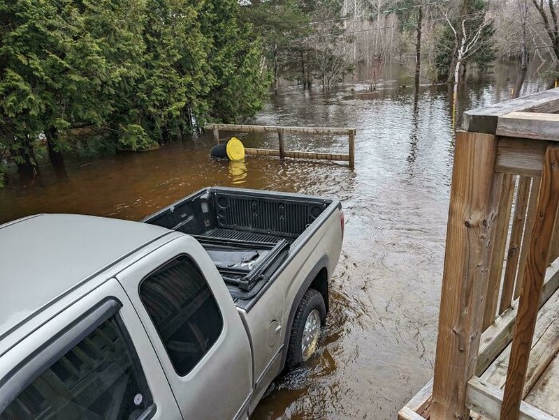 Hotel tempat untuk beristirahat, atau bahkan untuk liburan dari penatnya kehidupan. Tapi, kalau ketemu hotel yang kayak gini, auto kesel doang bawaannya.