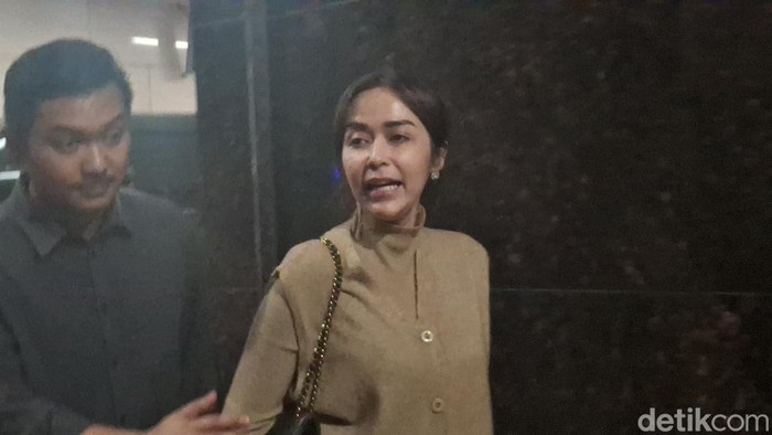 Pemilik restoran Nabilah OBrien usai mediasi kasus oleh Polri. (Sholihin/detikcom)